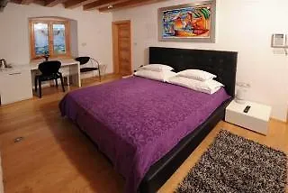 Gæstehus Marta - Stone House In The Center -