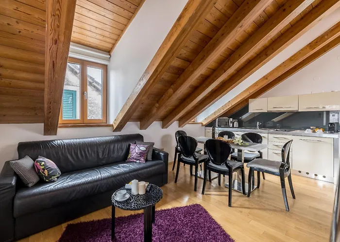 Marta - Stone House In The Center - Affittacamere 4*