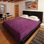 Affittacamere Marta - Stone House In The Center -