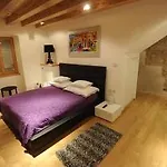 Affittacamere Marta - Stone House In The Center - 4*