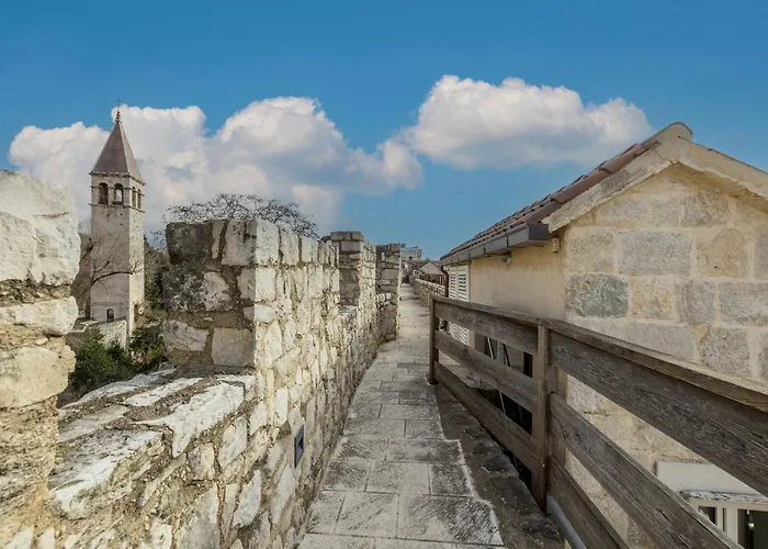 Gostinjska kuća Marta - Stone House In The Center -