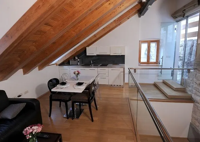 Marta - Stone House In The Center - Split