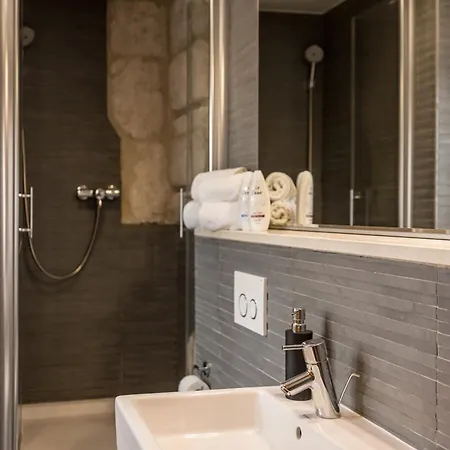 Marta - Stone House In The Center - Affittacamere