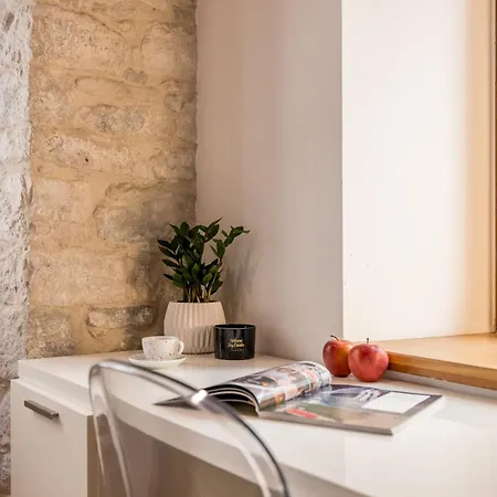 Marta - Stone House In The Center - 4*