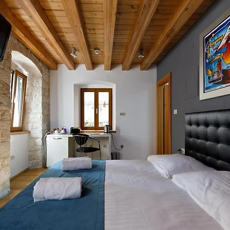 Affittacamere Marta - Stone House In The Center - 4*