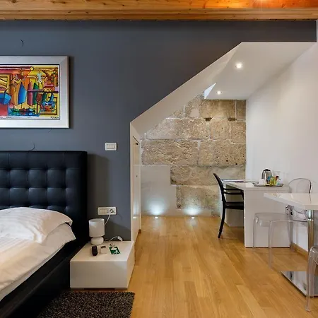 Marta - Stone House In The Center - Gasthof Split