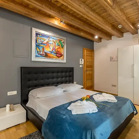 ゲストハウス Marta - Stone House In The Center -