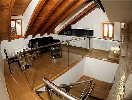 Marta - Stone House In The Center - スプリト