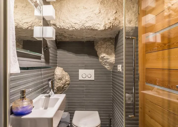 Marta - Stone House In The Center - 4* Split