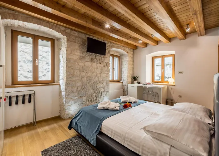 Marta - Stone House In The Center - Gasthuis Split