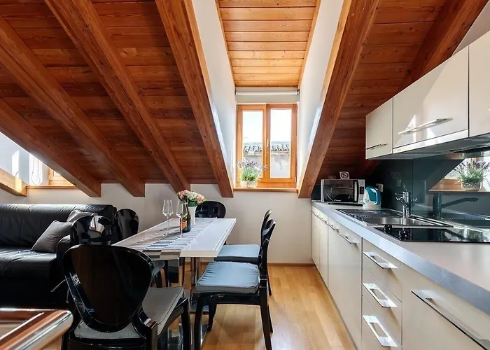 Marta - Stone House In The Center - 4*